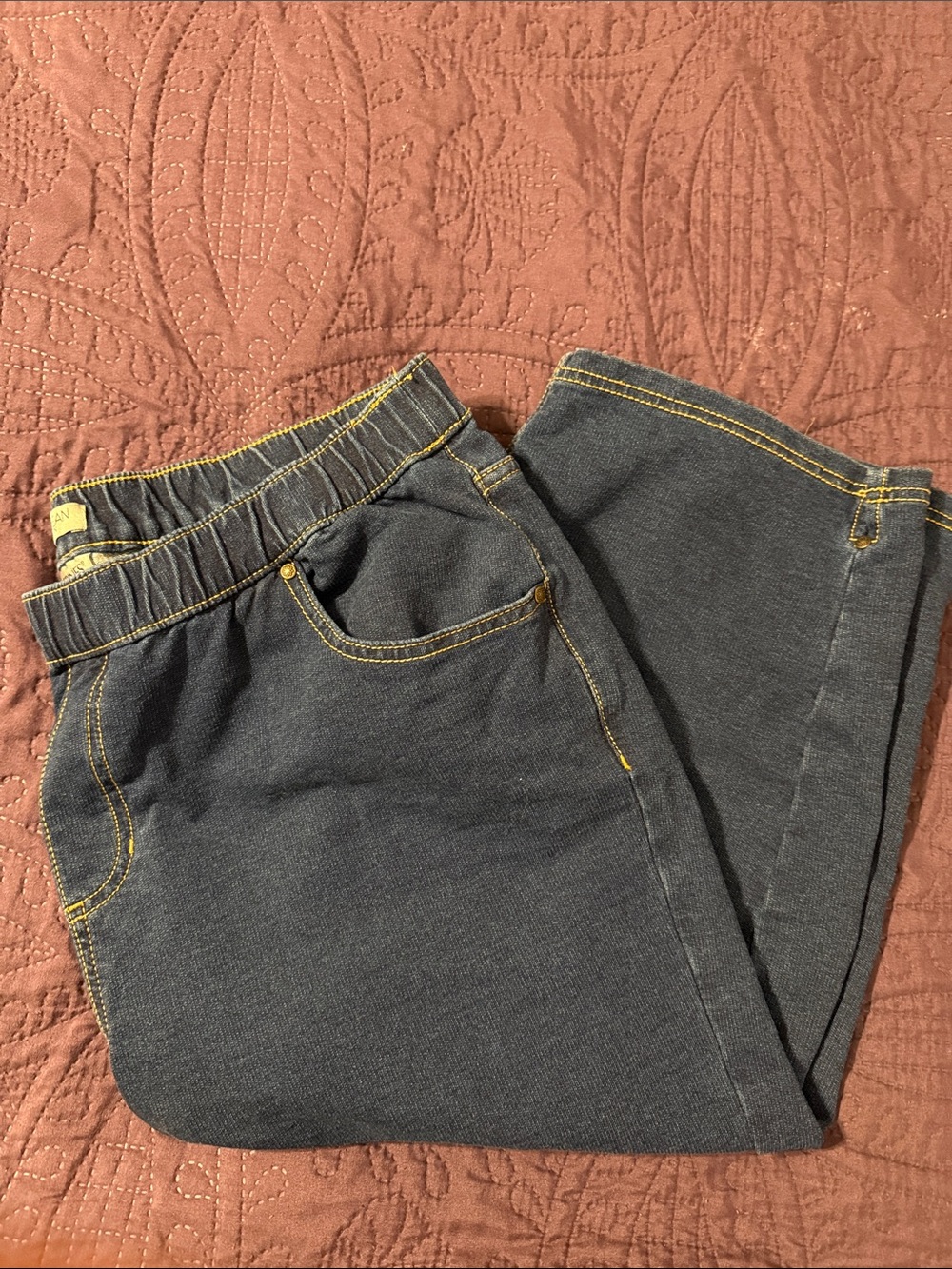 Catherine’s Women’s Elastic Waist Dark Blue Capri jeans size 0x